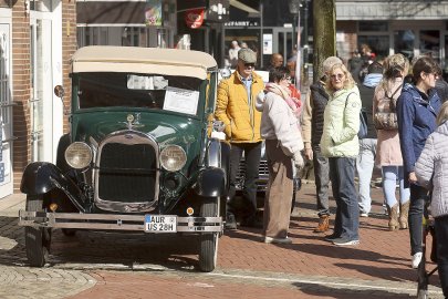 Oldtimermarkt in Emden - Bild 2