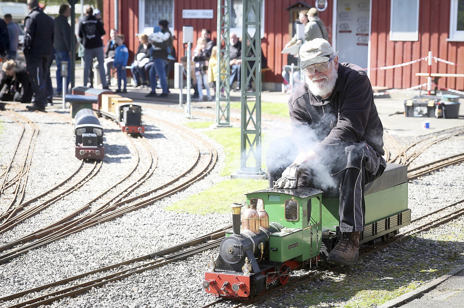 Andampfen der Emder Minibahn - Bild 1