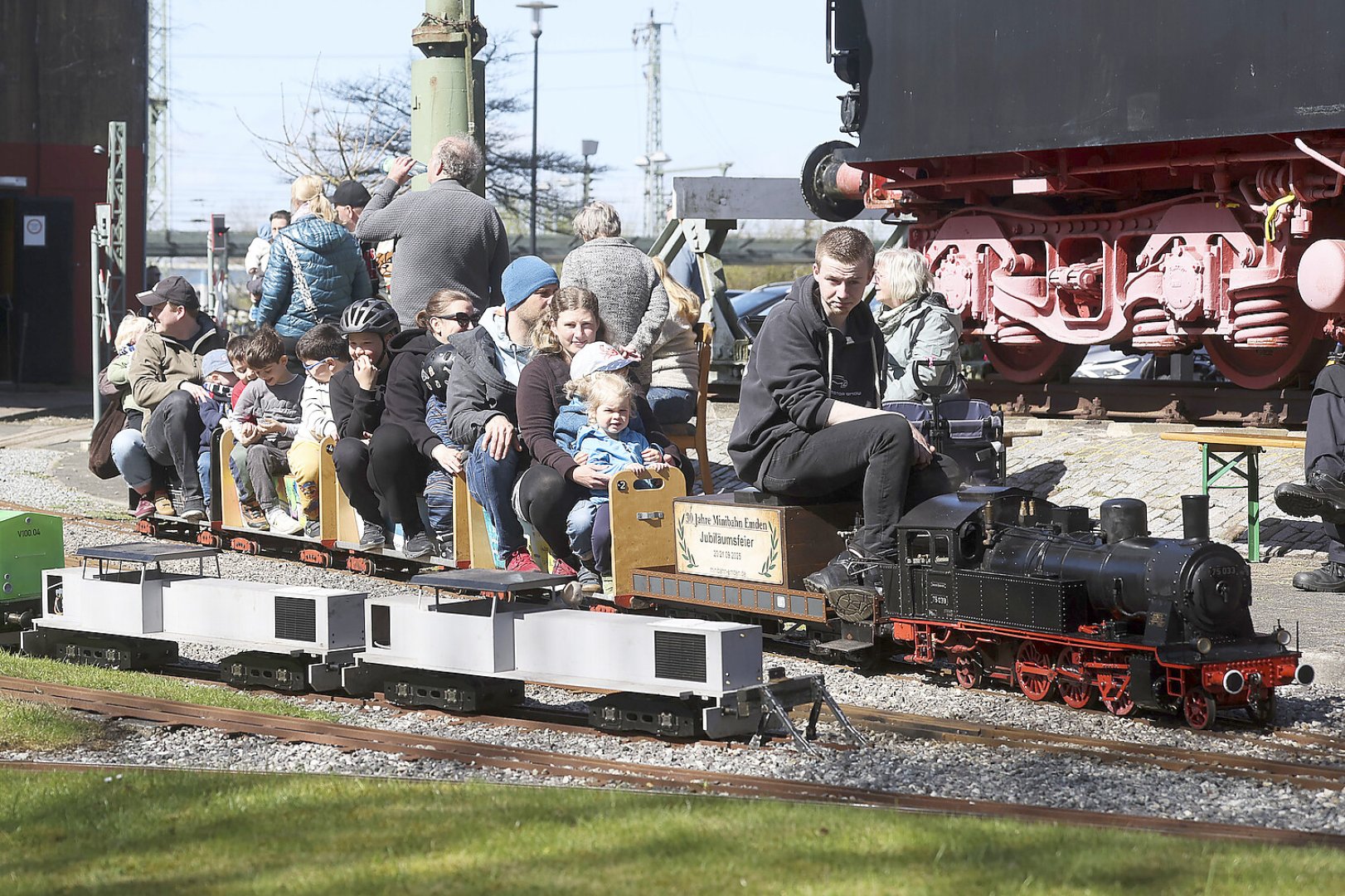 Andampfen der Emder Minibahn - Bild 21