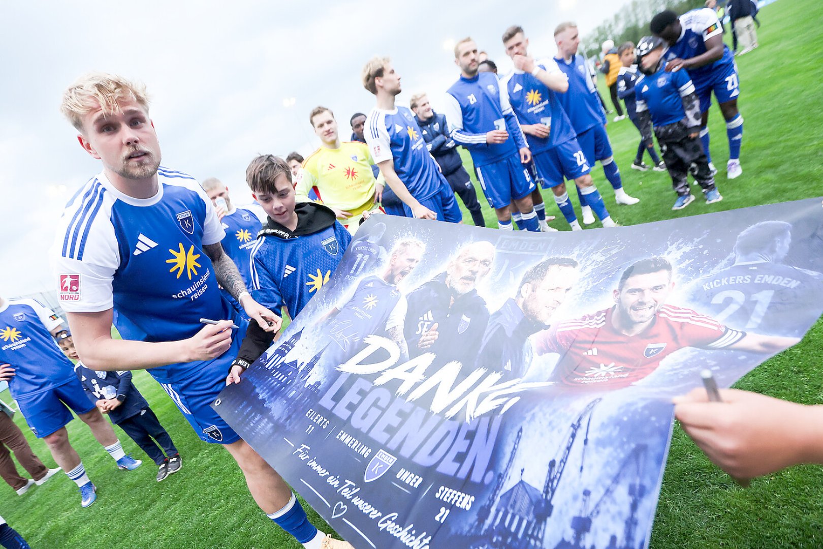 Viele Abschiede bei Kickers Emden - Bild 1