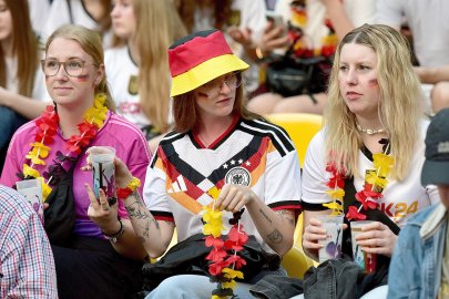 Public Viewing in Wiesmoor - Bild 2