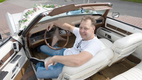 Amerikanische Oldtimer in Großefehn - Bild 4