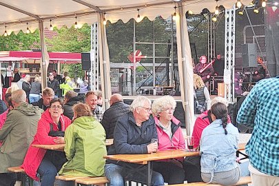 Sommerabend beim Rathaus in Moormerland wieder gut besucht - Bild 4