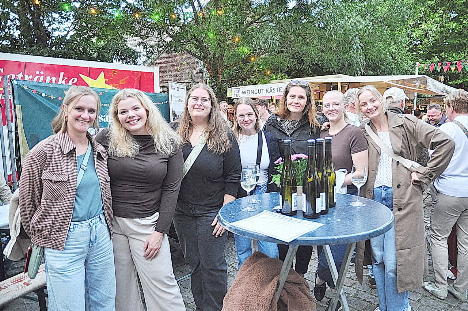 Freitagabend auf dem 25. Weinfest in Leer - Bild 1