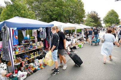Viele Besucher bei Flohmarkt am Jannburger Weg  - Bild 2