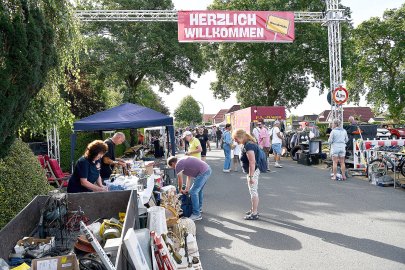 Viele Besucher bei Flohmarkt am Jannburger Weg  - Bild 3