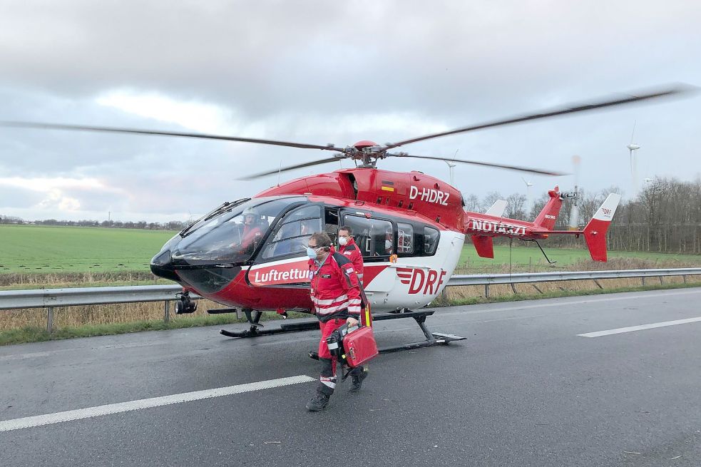 Zur Unfallstelle wurden auch zwei Rettungshubschrauber gerufen. Bild: Meins