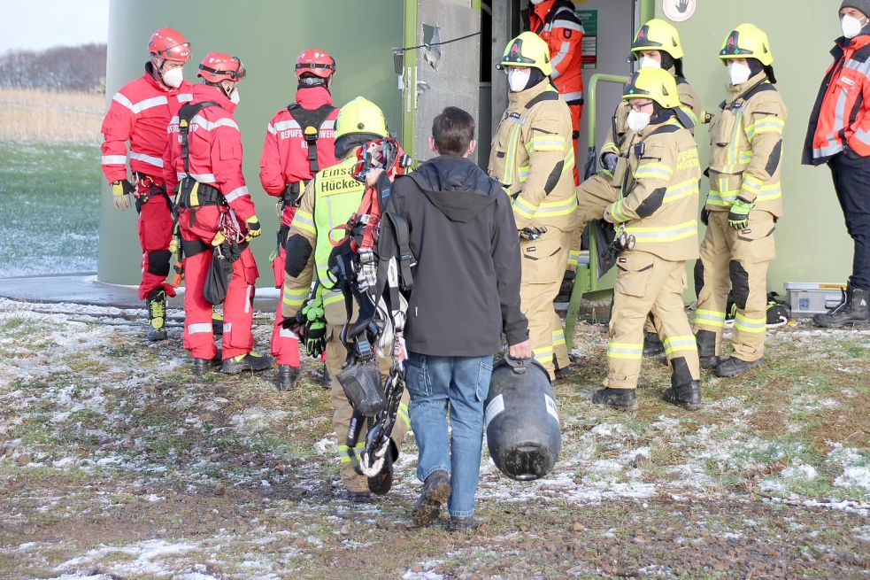 Im Einsatz waren die Höhenretter der Feuerwehr und des DRK. Bild: Johannes Ufer/DRK Oberbergischer Kreis