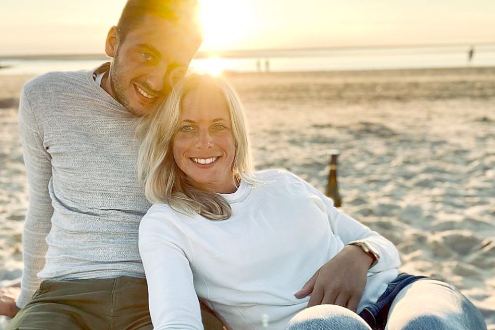 Auf Borkum hatten sich Albert Löwen und Lena Warring im vergangenen September verlobt. In den nächsten Urlaub werden die beiden dann als Ehepaar fahren. Foto: Privat