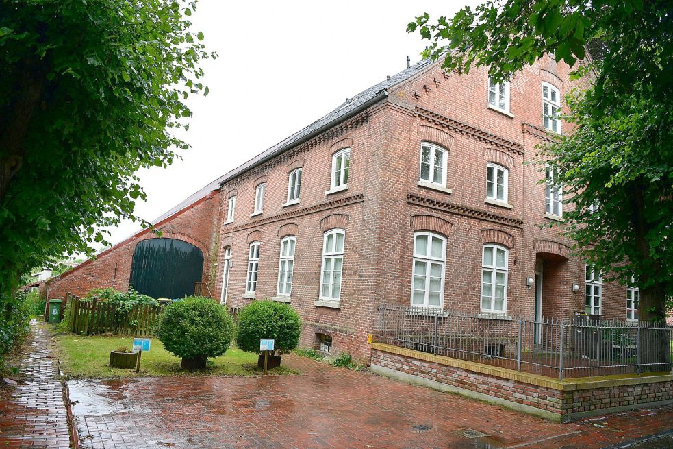 In diesem alten Gulfhof in Rysum sollen 15 Ferienwohnungen entstehen. Foto: Wagenaar