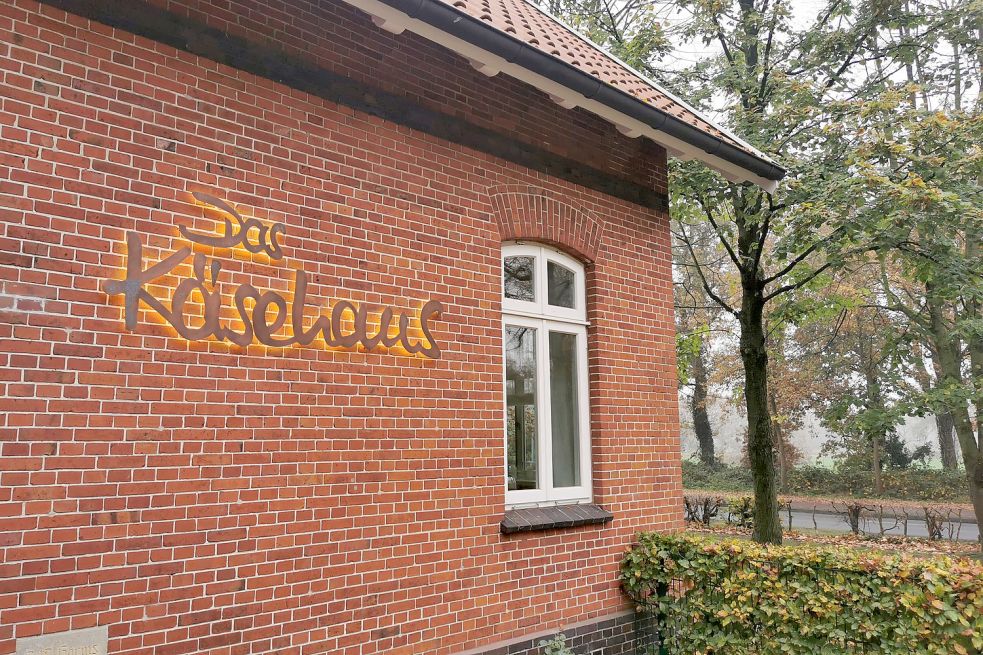 Der Laden "Das Käsehaus" der Molkerei Rücker steht in Aurich. Bild: Rücker