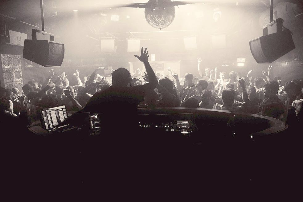 Die Stimmung ist in den Discos Galaxy und Thun zurzeit eher düster. Beide Clubs haben aktuell geschlossen. Foto: Pixabay