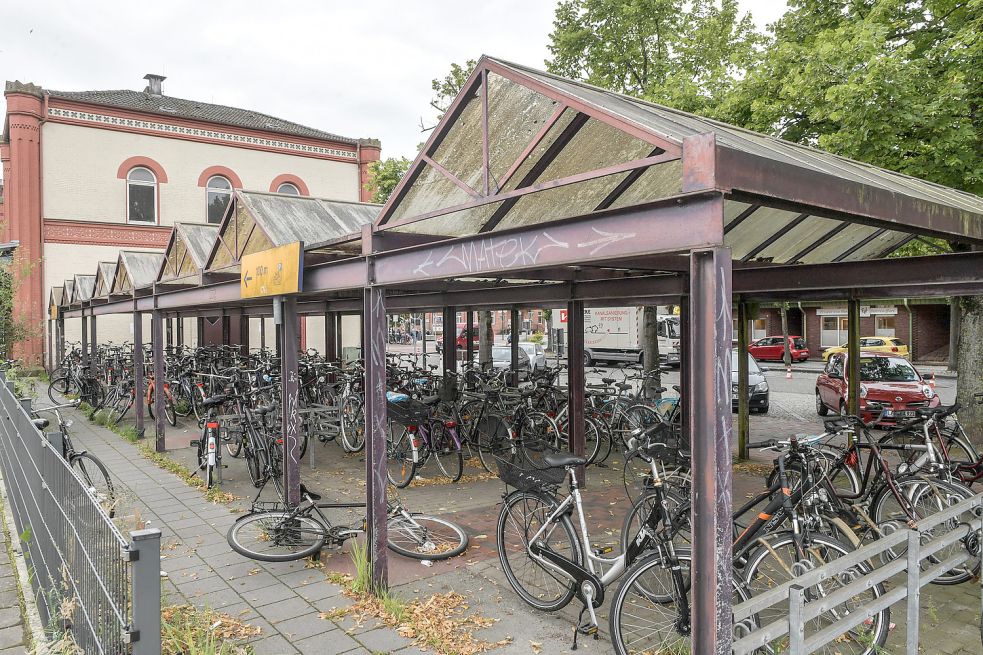 Die Fahrradstation ist bald Geschichte. Ein schickeres, moderneres Modell wird gebaut. Foto: Ortgies