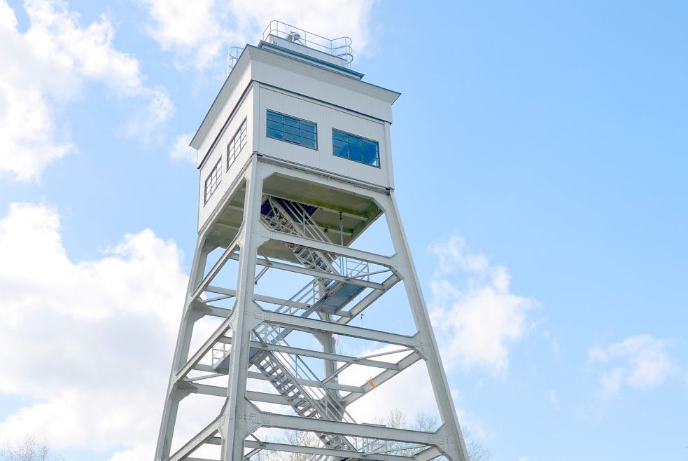 Der Signalturm in Wilhelmshaven beherbergt eine Ferienwohnung in 30 Metern Höhe. Foto: Wilhelmshavener Spar- und Baugesellschaft