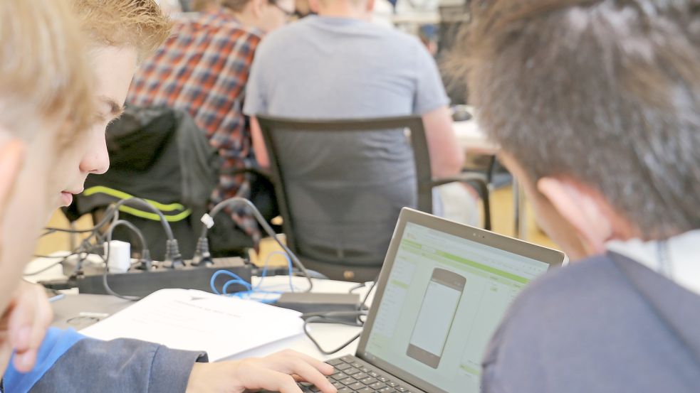 Das Software-Netzwerk Leer veranstaltete im Jahr 2019 einen Programmierwettbewerb für Schüler. Auch mit solchen Maßnahmen soll dem Fachkräftemangel in der IT-Branche entgegengewirkt werden. Foto: privat