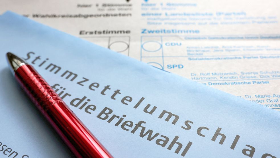 Bis zu 60 Prozent der Wahlberechtigten könnten sich in diesem Jahr für die Briefwahl entscheiden. Das hat Folgen. Symbolfoto: Oliver Berg/dpa