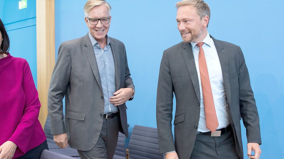 Mögliche Koalitionspartner für SPD und Grüne: Dietmar Bartsch (Die Linke) und Christian Lindner (FDP, r.) Foto: Bernd von Jutrczenka/dpa