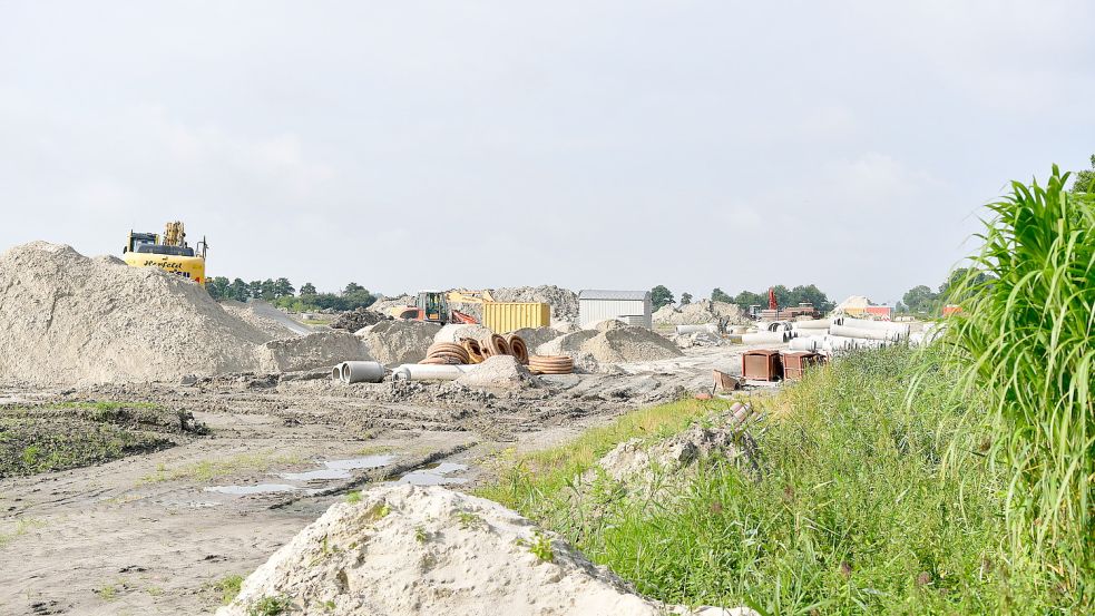 Auch wenn gegen das Kommunalverfassungsgesetz verstoßen wurde: Die Beschlüsse zur Vergabe der vergünstigten Grundstücke im Neubaugebiet „Grachten II“ in Greetsiel bleiben gültig. Foto: Wagenaar