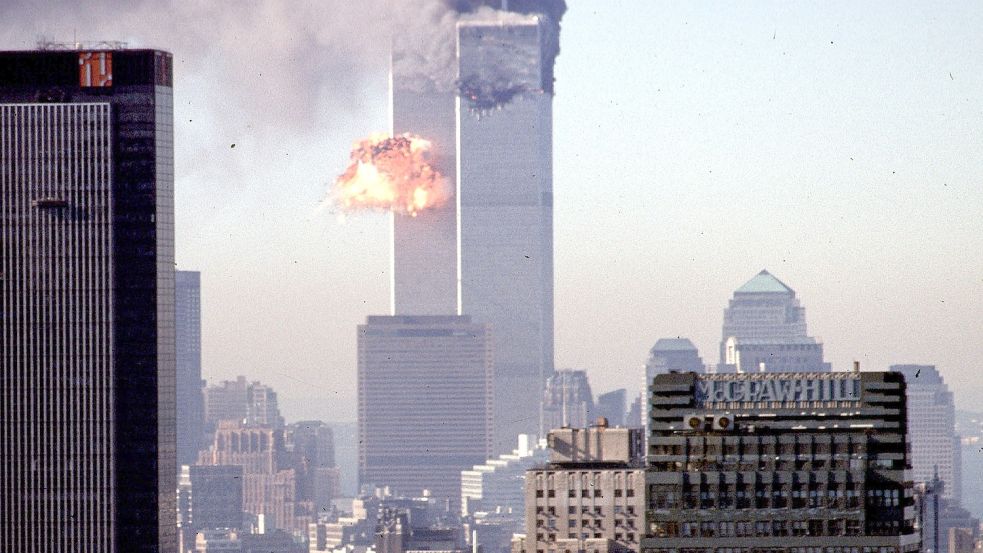 Demütigung einer Weltmacht: Islamistische Terroristen steuern am 11. September 2001 Flugzeuge in die Zwillingstürme des New Yorker World Trade Centers. Foto: Seth McAllister/AFP