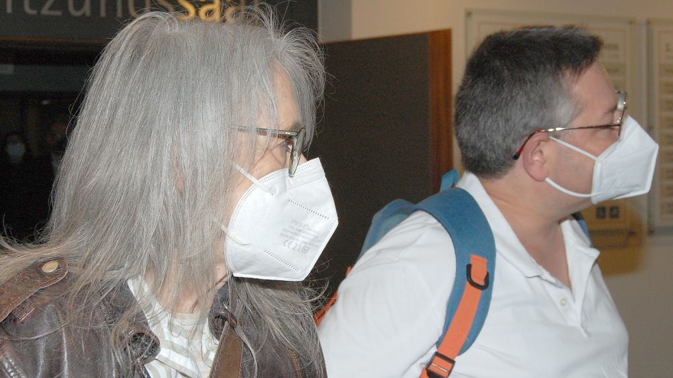 Grünen-Fraktionschefin Gila Altmann und der Auricher Grünen-Ortsverbandsvorsitzende Gunnar Ott sind zufrieden. Fotos: Luppen