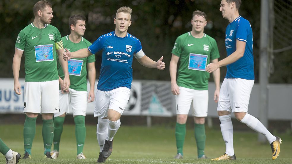 Bereits nach zwei Minuten durfte Brian Wienekamp das Borssumer 1:0 im Stadtderby bejubeln. Foto: Doden