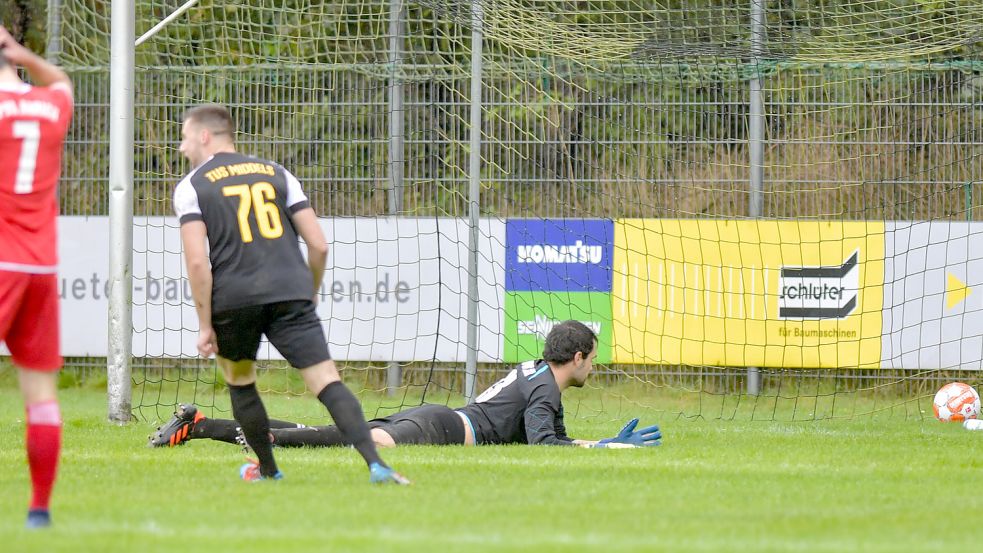 Middels’ Glen Sokoli (Nummer 76) traf im Spiel gegen Aurich doppelt. Foto: Ortgies