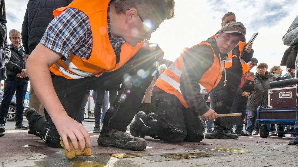 Die vorerst letzten 26 der 405 Auricher Stolpersteine würden verlegt. Fotos: Ortgies