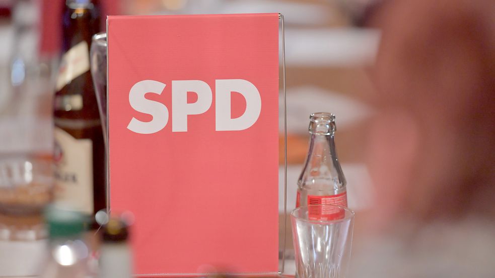 Von wegen Flasche leer: Die SPD ist im neuen Kreistag stärkste Fraktion. Foto: Archiv/Ortgies