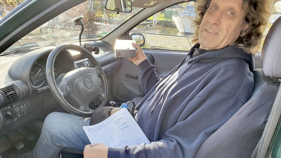 Um zu testen, ob ihm das Herumreisen an Land liegt, baute Jürgen Sattler im vergangenen Jahr seinen Opel Corsa zu einem Miniwohnmobil um. Mehrere tausend Kilometer hat er innerhalb Deutschlands damit zurückgelegt. Foto: Gettkowski