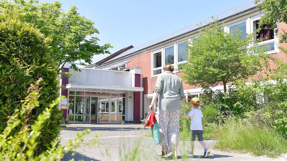 An der Grundschule Jennelt gab es jüngst Probleme mit dem Brandschutz. Auch am Kindergarten in Loquard fehlt ein Rettungsweg. Archivfoto: Wagenaar