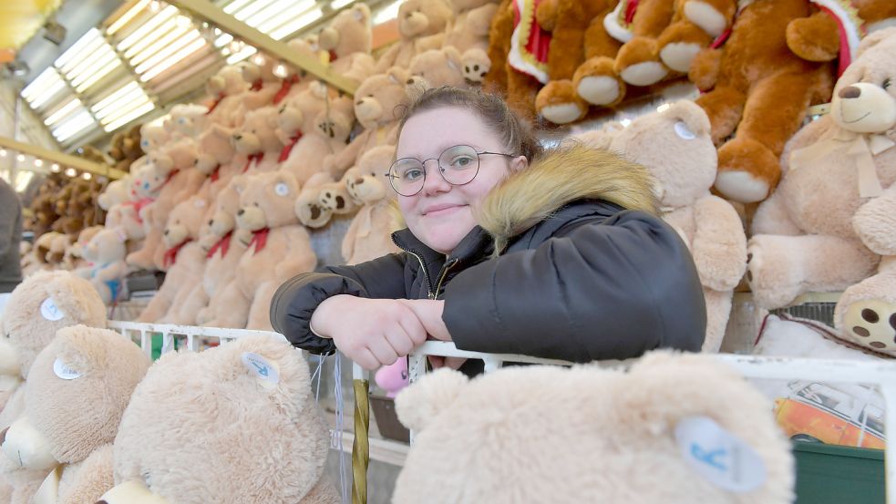 Maria Kleuser freut sich über den Neustart mehr als ein Kind über den Teddy-Gewinn. Foto: Ortgies