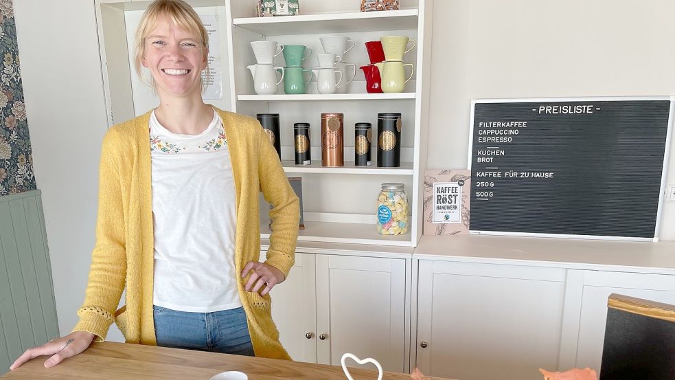 Bis Sonnabend soll alles fertig sein: Dann eröffnet Eyla Kuykendall ihr Café in Holtland. Foto: Nording
