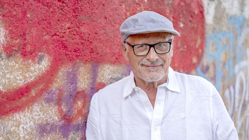 "Utopia" hat Konstantin Wecker seine Konzertreise überschrieben, die den Liedermacher am Freitag nach Emden führt. Foto: Thomas Karsten