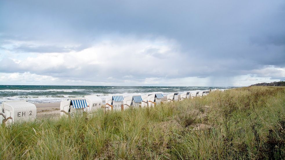 Urlaub am Meer: Auch für nur einen Tag lohnt sich für viele Touristen die Fahrt an die Küste. Entsprechend beliebt sind zwei Kleinstädte an der Ostsee auch in diesem Jahr wieder im Instagram-Ranking. Foto: imago images/Shotshop