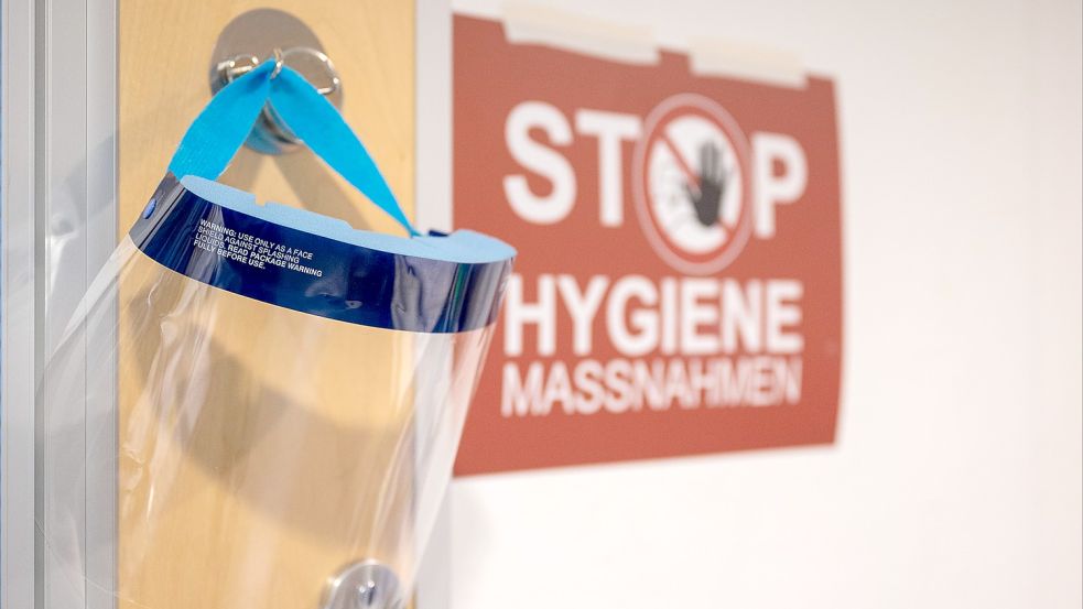 Auf den Intensivstationen nimmt die Zahl der Corona-Patienten wieder zu. Foto: Archiv: Sebastian Gollnow/dpa