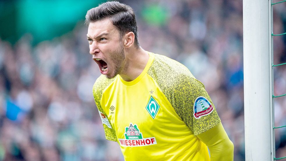 Abwehrdirigent und Lautsprecher: Steht Jiri Pavlenka am Freitag in Nürnberg wieder zwischen den Bremer Pfosten? Unser Kolumnist hält das für eine gute Option. Foto: imago images/Comsport