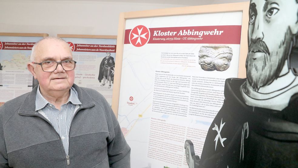 Heinrich Hallwaß (links) freut sich auf die Ausstellung, die ab Sonnabend in Abbingwehr zu sehen ist. Foto: Hock