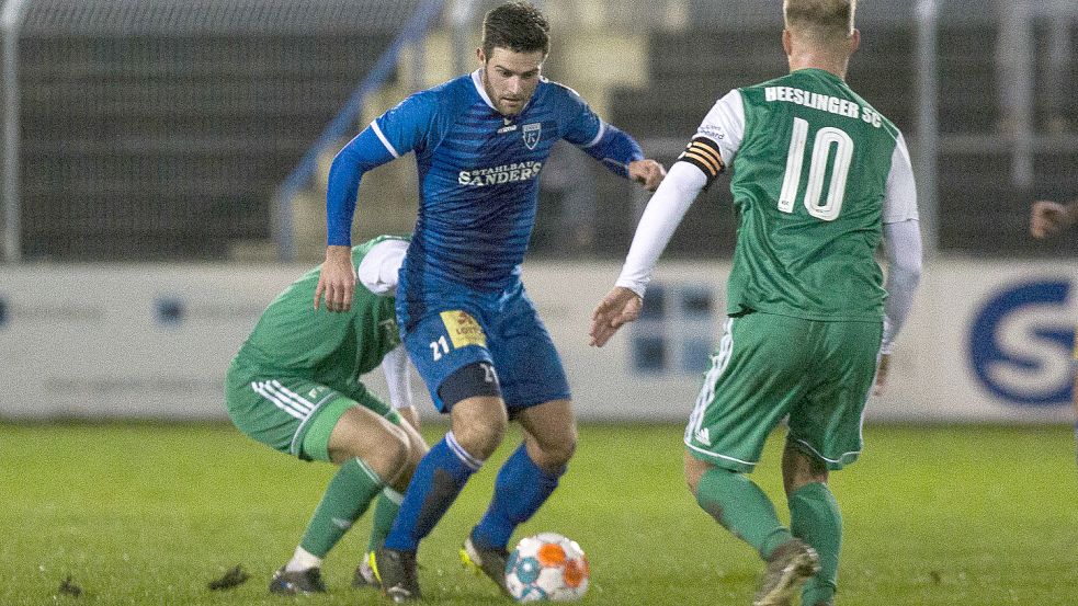 Tido Steffens gehörte in einer eher blassen Kickers-Offensive noch zu den stärkeren Akteuren. Fotos: Doden