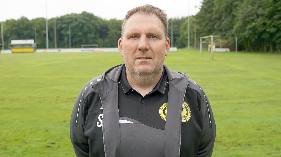 Trainer Sven Glöckner brachte den TuS Middels zurück in die Erfolgsspur. Foto: Steenhoff