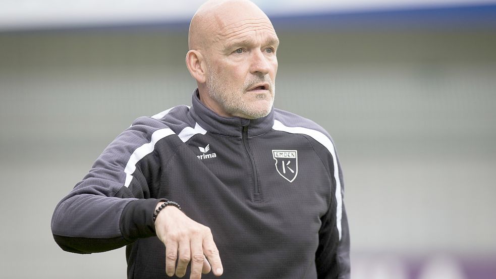 Kickers-Trainer Stefan Emmerling erlebte eine konzentrierte Leistung seiner Mannschaft. Foto: Doden