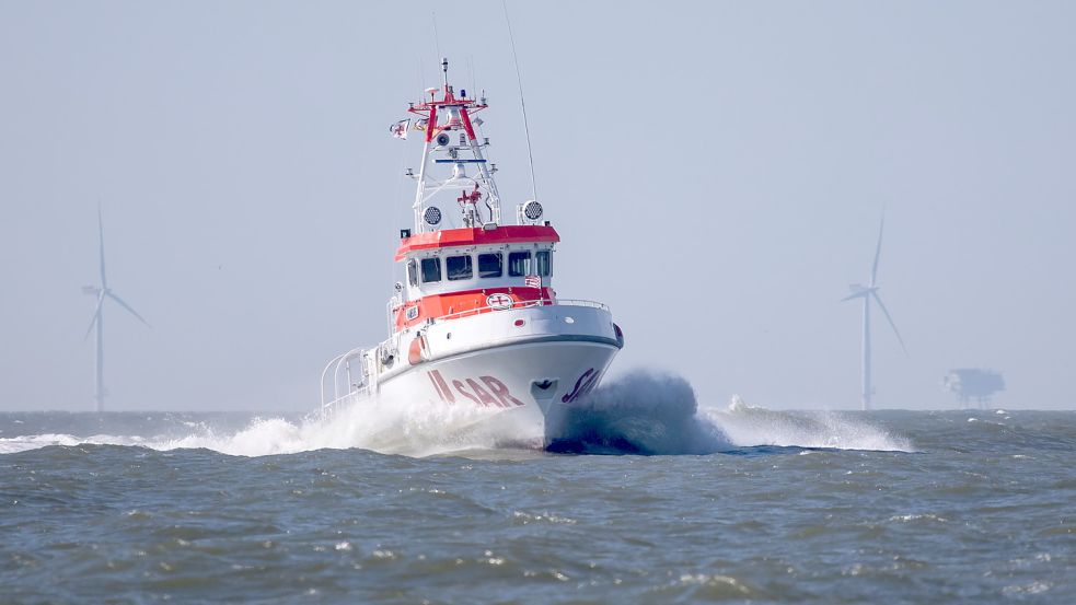 Der DGzRS-Seenotrettungskreuzer Hamburg auf einer Kontrollfahrt vor Borkum. Archivfoto: Jörg Zogel