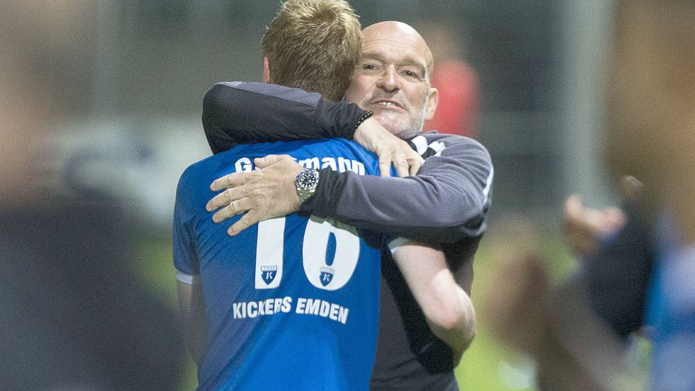 Zweimal möchte Stefan Emmerling dieses Jahr in den Spielen gegen Bersenbrück und Oldenburg noch mit seinen Spielern jubeln. Dann hätte der BSV eine gute Ausgangsposition für den zweiten Saisonteil. Foto: Doden