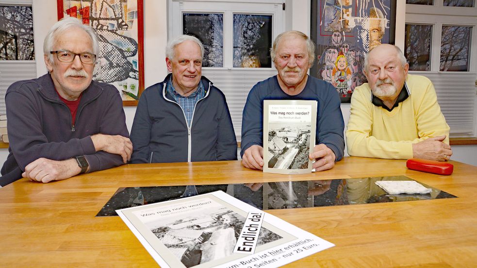 Die Autoren des Buches (von links): Heiner Köneke, Mimke Harms, Theo Klasen und Rolf Westernhagen. Foto: Lüppen