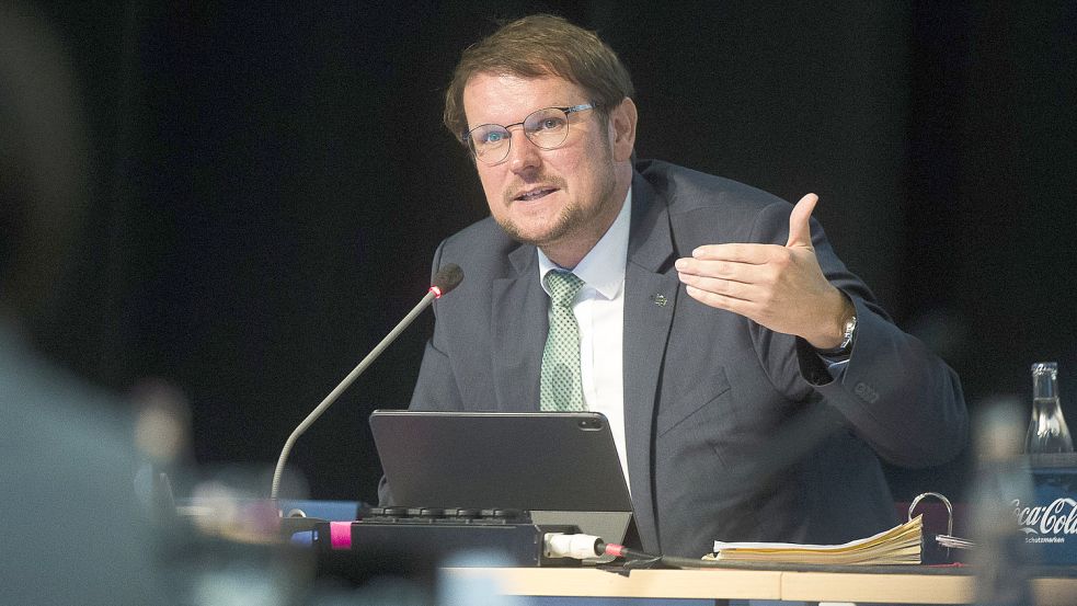 Oberbürgermeister Tim Kruithoff fährt schwere Geschütze gegen Manfred Ackermann auf. Foto: J. Doden/Archiv