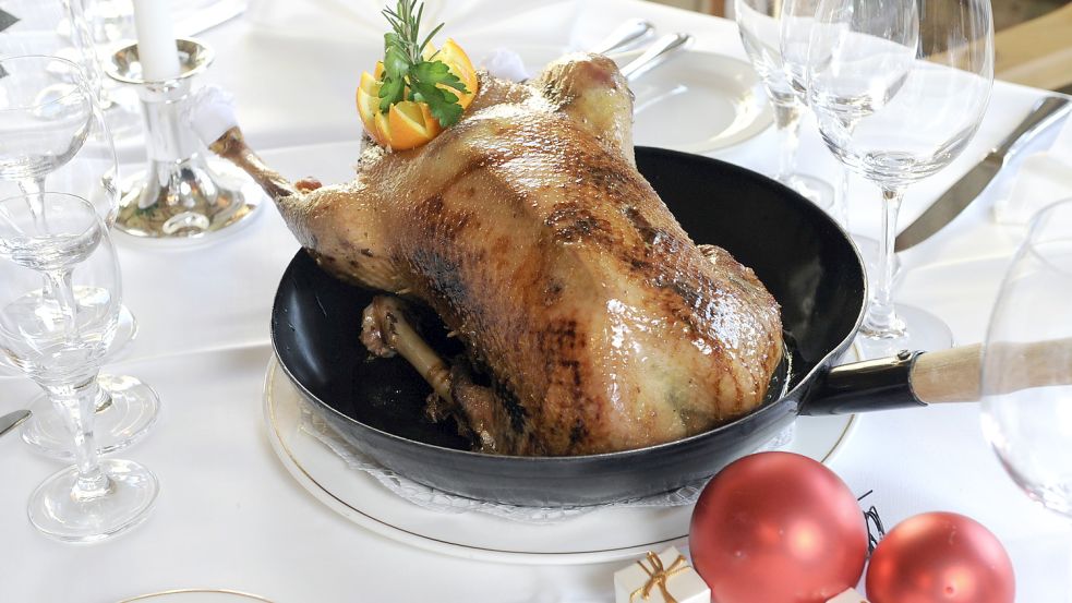 Im ersten Weihnachtsfest unter Corona-Bedingungen erlebte die „Gans to go“ aus der Gastronomie einen enormen Aufschwung. Wie sieht es dieses Jahr aus? Foto: picture alliance / dpa