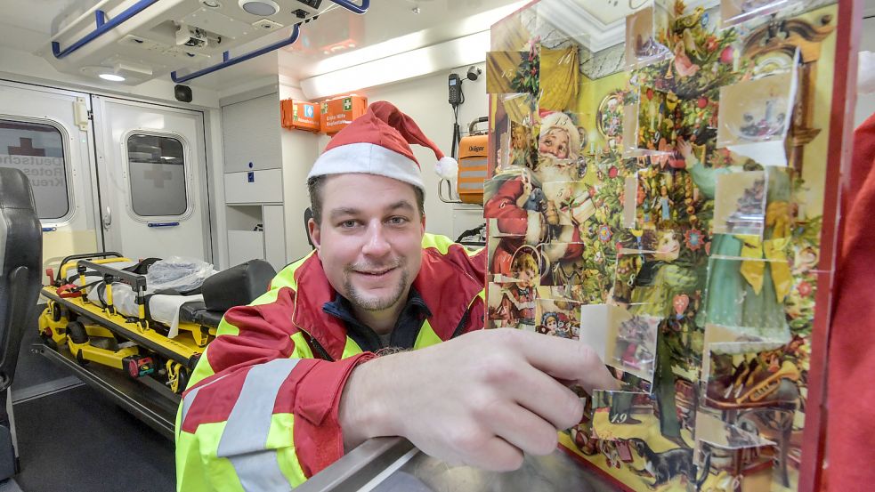 Julian Freitag hat seit zwölf Jahren jeden Heiligabend Dienst. Foto: Ortgies