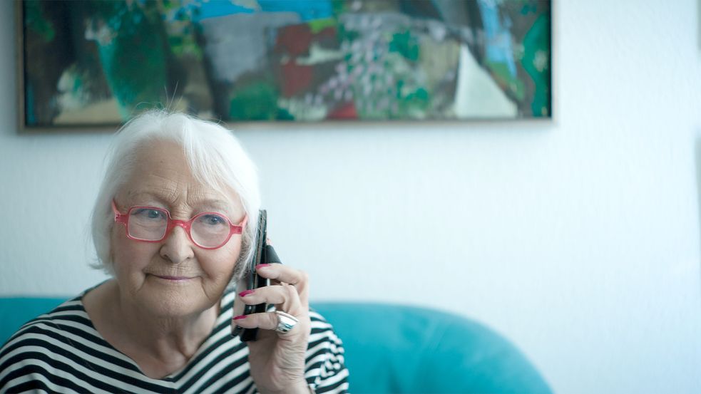 Dank der sogenannten Silbernetzfreunde haben ältere Menschen die Möglichkeit, sich regelmäßig mit festen Gesprächspartnern auszutauschen. Foto: Moll/Silbernetz