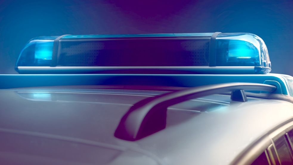 Die Polizei wies die Teilnehmer auf die einzuhaltenden Auflagen hin. Foto: lassedesignen/Fotolia