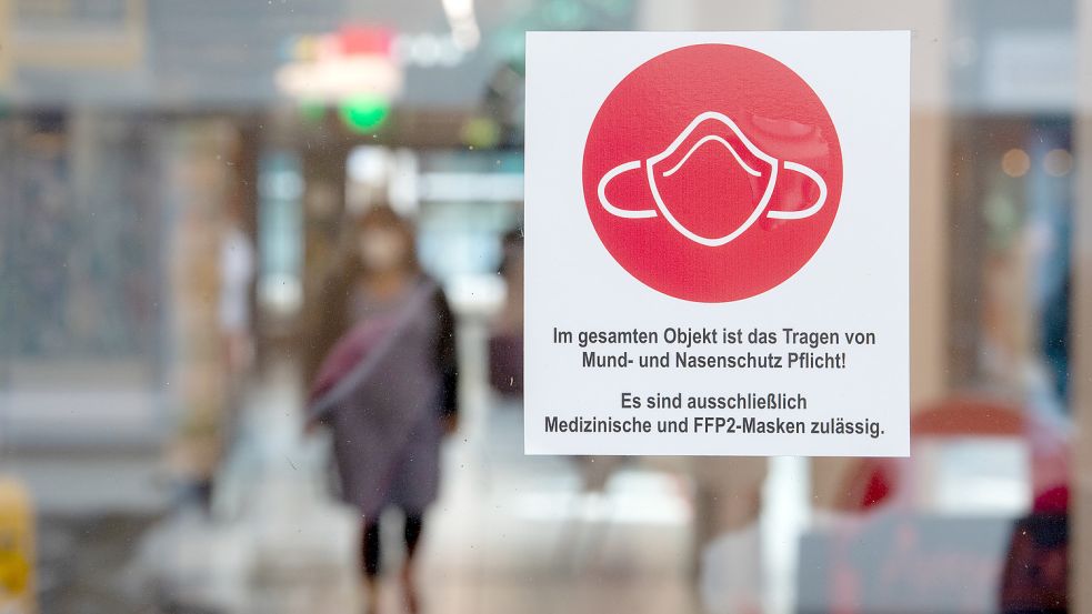Maskenpflicht im Einzelhandel? Eine 57-jährige Frau aus Cloppenburg wollte davon nichts wissen und ging rabiat mit zwei Verkäuferinnen um. Auch das Urteil des Amtsgerichts wollte sie nicht akzeptieren. Foto: Schmidt/DPA