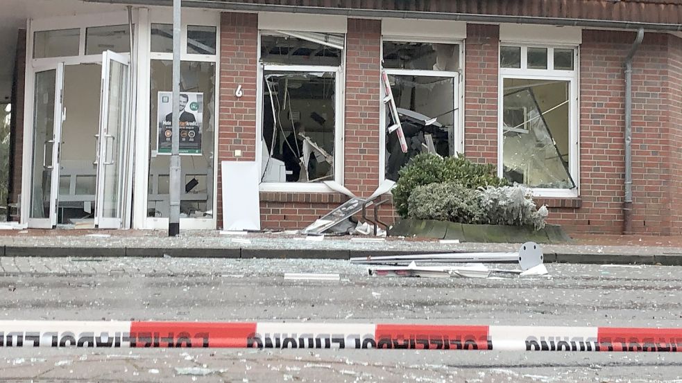 Die Polizei ist am Montagmorgen nach Augustfehn ausgerückt. Foto: Leonhard